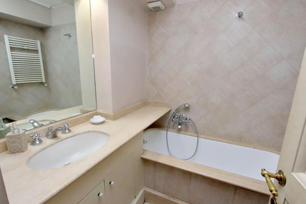 Navona Elegant Two Bedroom Apartment Roma Exterior foto
